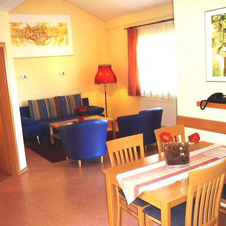 Pension Im Malerwinkel คาลมุนซ์ ภายนอก รูปภาพ