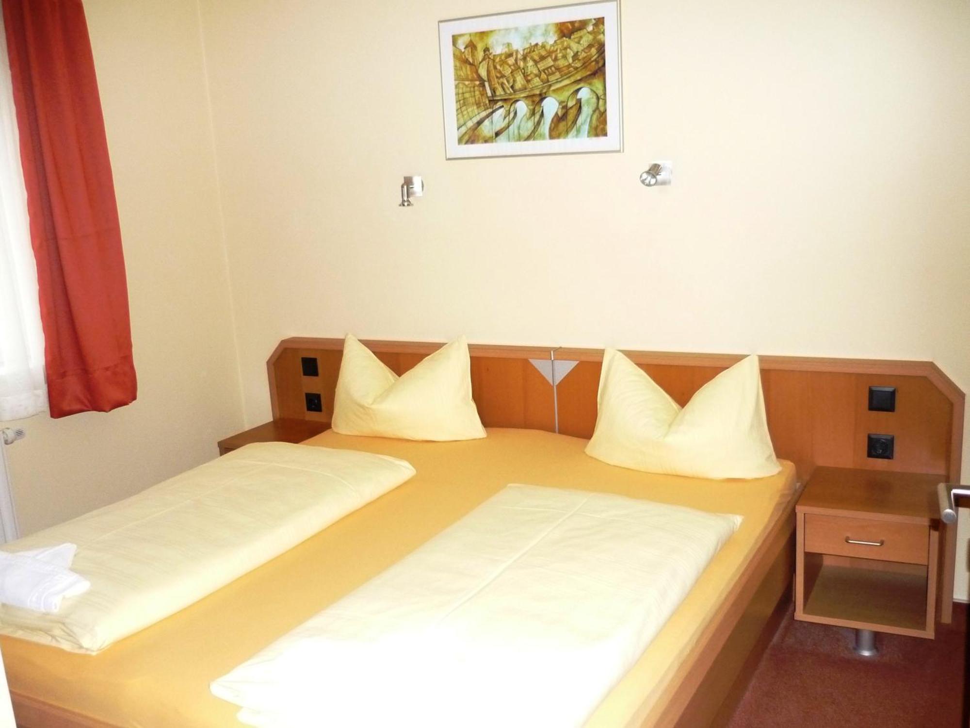 Pension Im Malerwinkel คาลมุนซ์ ภายนอก รูปภาพ